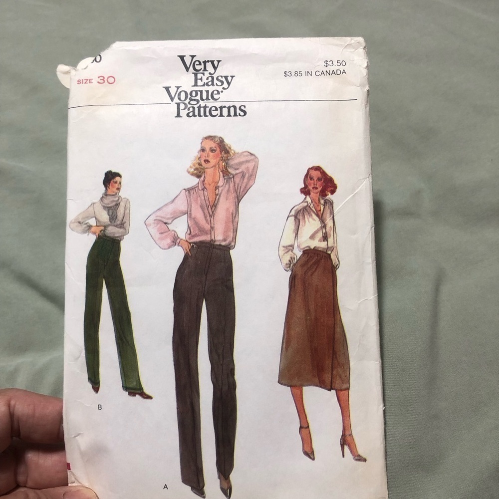 Vogue 7160 pattern- very easy misses skirt and pants size 30